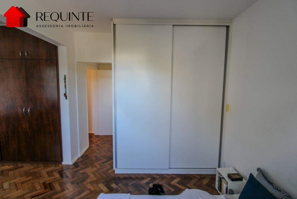 SQS 213 – Reformado. 03 quartos, 01 Suíte, vaga e DCE, vista livre e 120m²- Asa Sul.