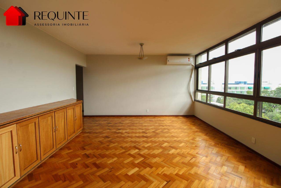 SQS 315 – 2 quartos sendo 1 suíte, garagem e elevador, vazado e vista livre 94m²
