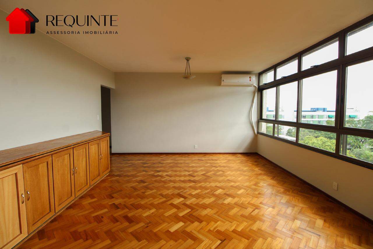 SQS 315 – 2 quartos sendo 1 suíte, garagem e elevador, vazado e vista livre 94m²