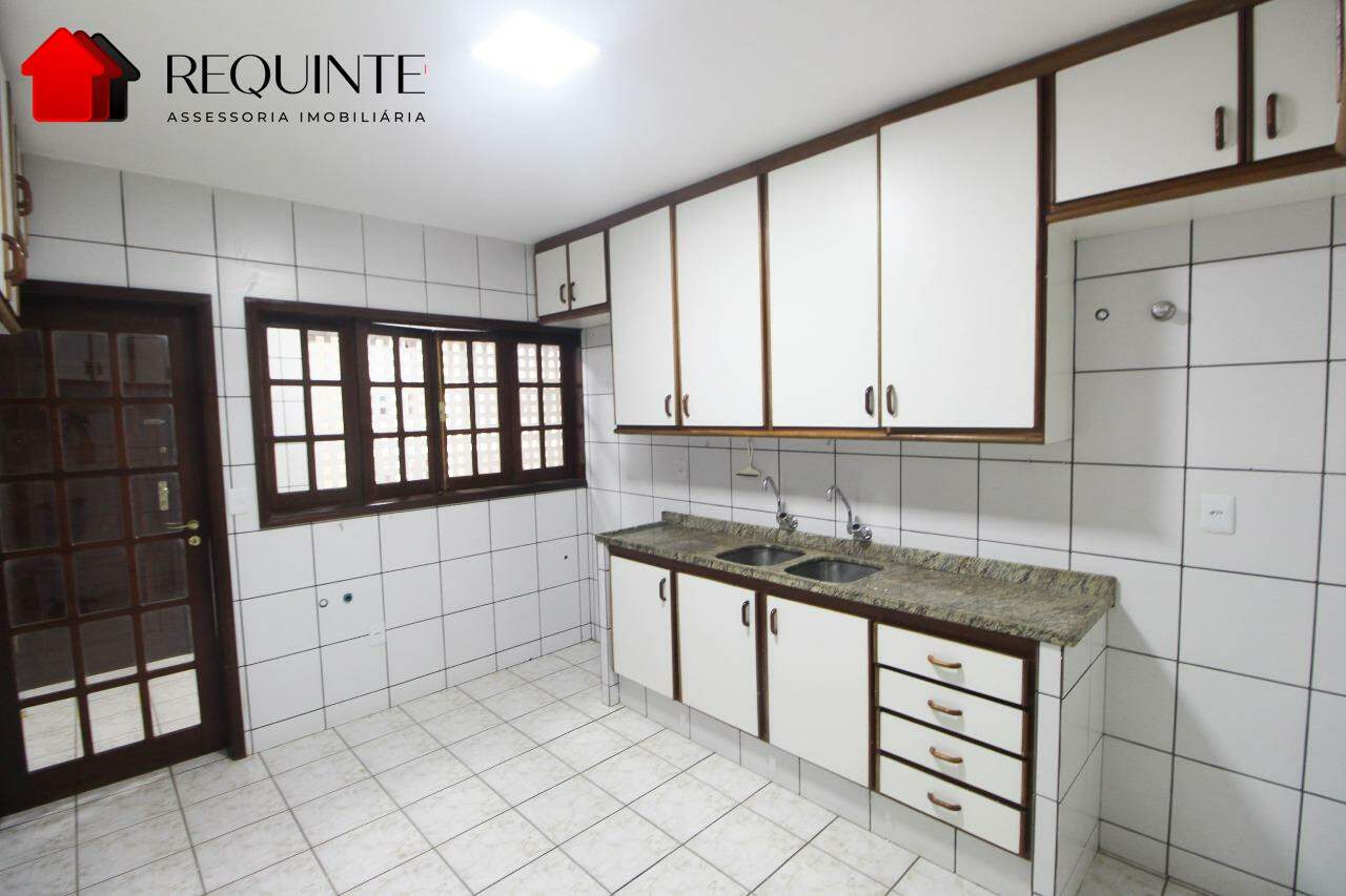 SQN 210 BL. C – 03 quartos, 01 suíte, vazado e 01 garagem, 123m², Asa Norte