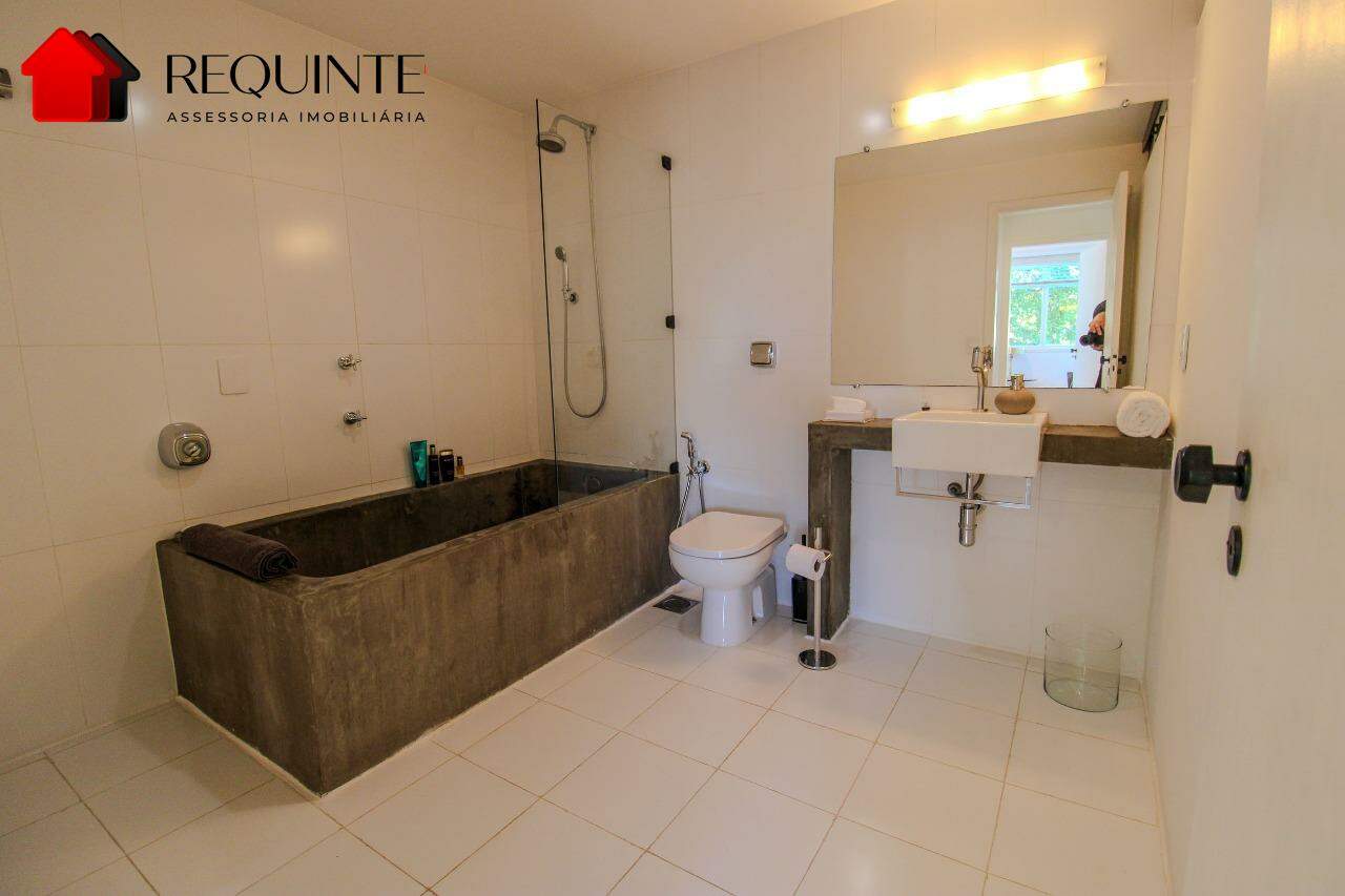 30c2x-img-5548-1783442619 SQS 213 – Reformado. 03 quartos, 01 Suíte, vaga e DCE, vista livre e 120m²- Asa Sul.