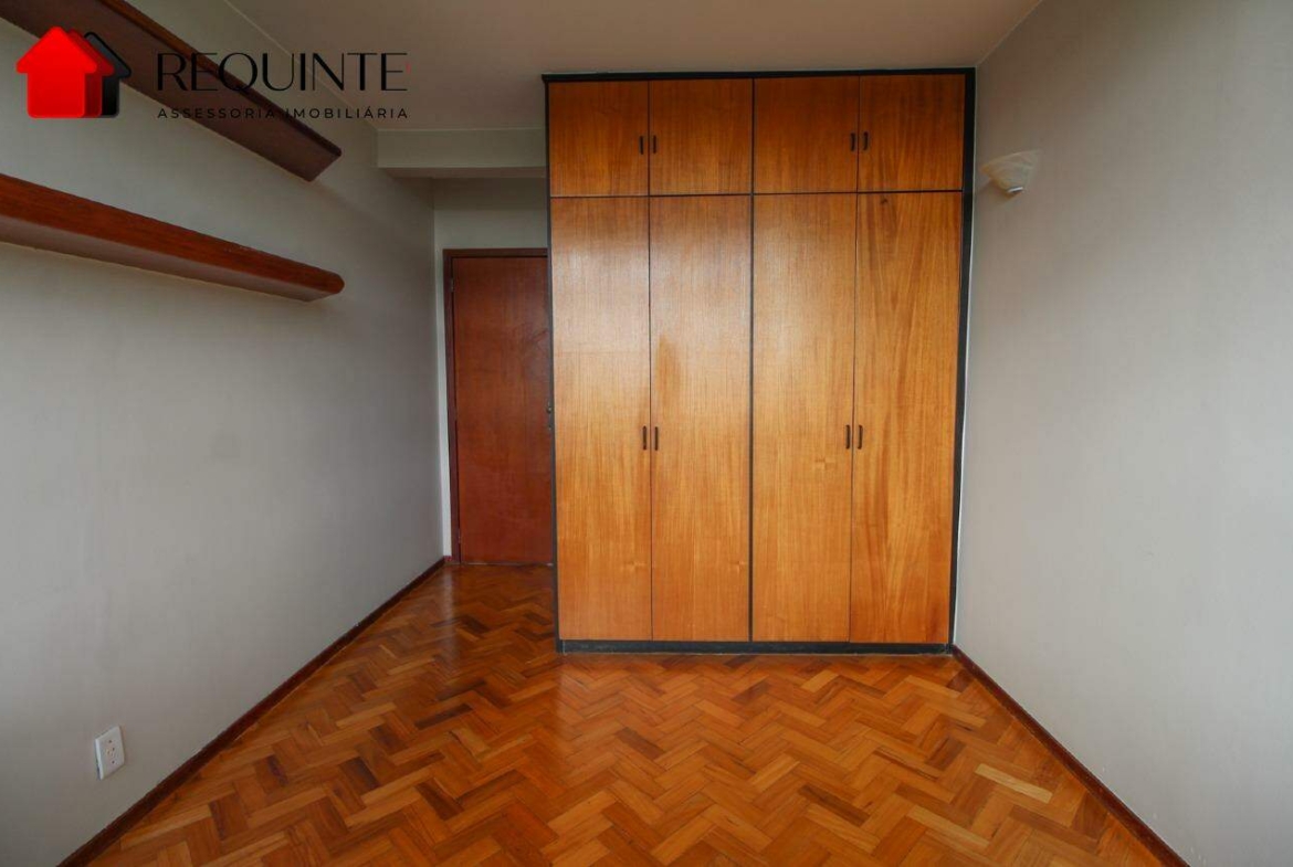 SQS 315 – 2 quartos sendo 1 suíte, garagem e elevador, vazado e vista livre 94m²