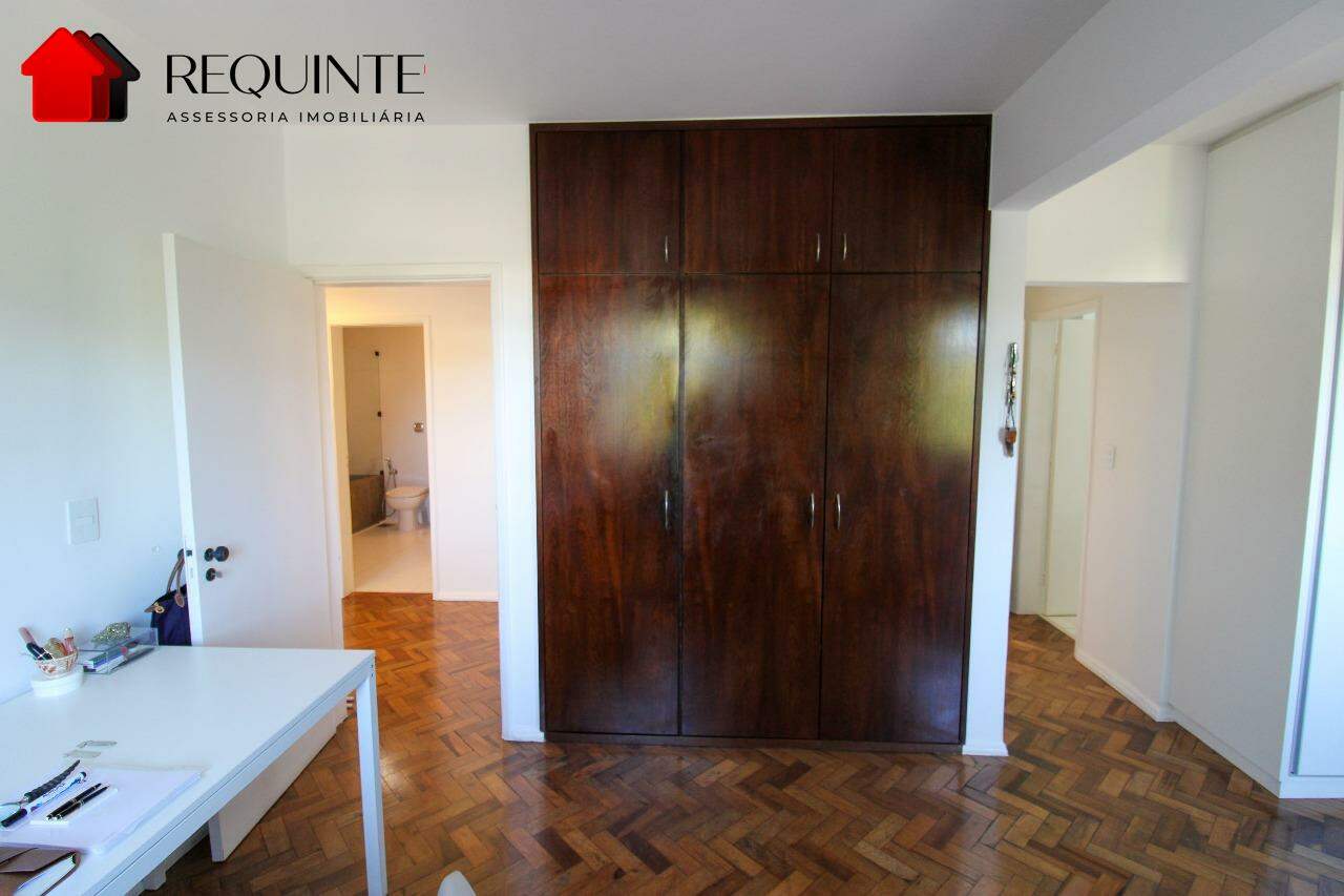 72wpu-img-5537-1783442620 SQS 213 – Reformado. 03 quartos, 01 Suíte, vaga e DCE, vista livre e 120m²- Asa Sul.