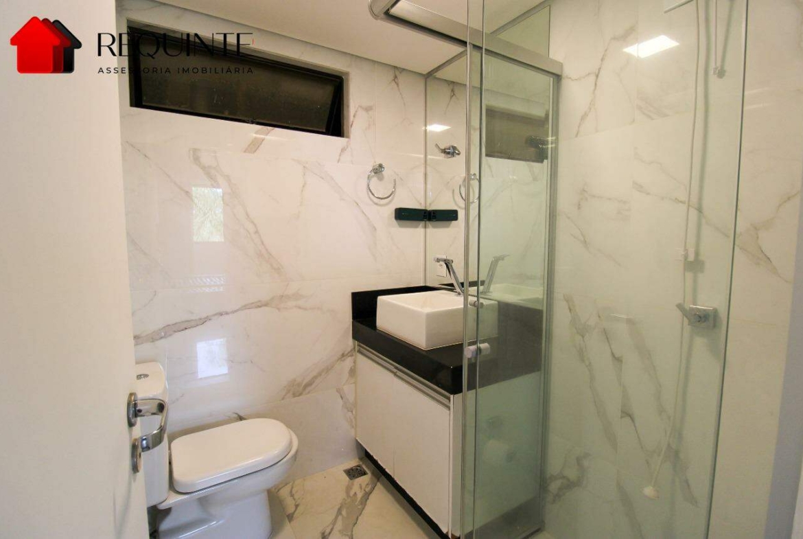 SQSW 304 Bloco C – Ed. Tiffany, 02 Quartos mais DCE e Vaga, Reformado e vista livre – 77m