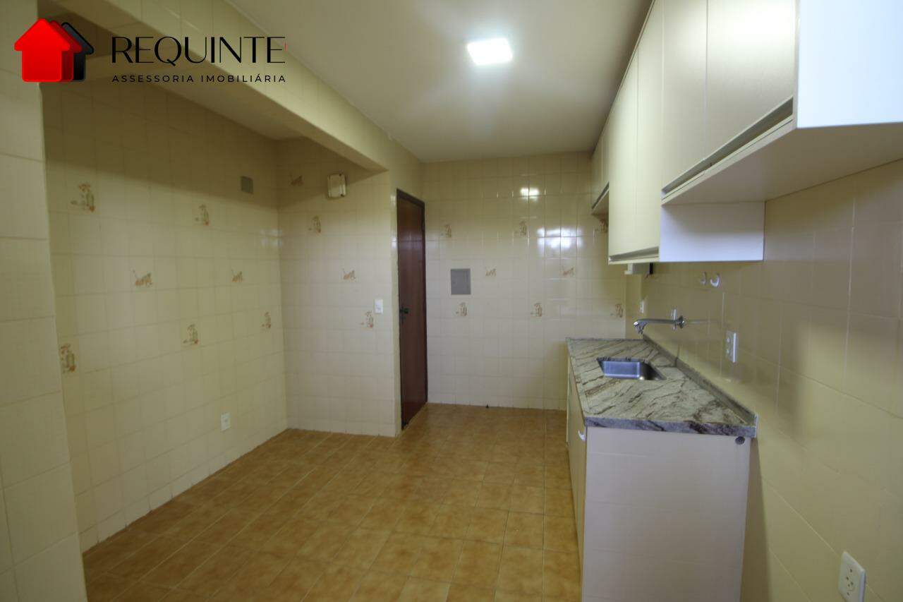 SQS 315 – 2 quartos sendo 1 suíte, garagem e elevador, vazado e vista livre 94m²