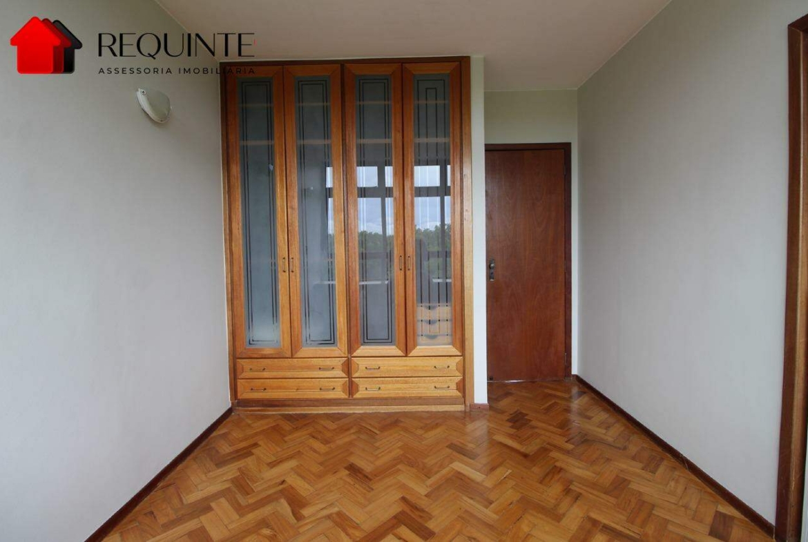 SQS 315 – 2 quartos sendo 1 suíte, garagem e elevador, vazado e vista livre 94m²
