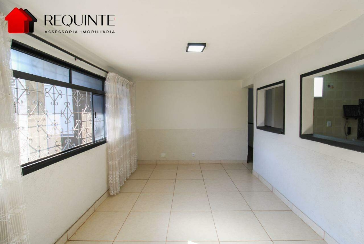 QE 15 Guara II, Casa térrea com 03 quartos + DCE, 120 m², – Ótima localização.