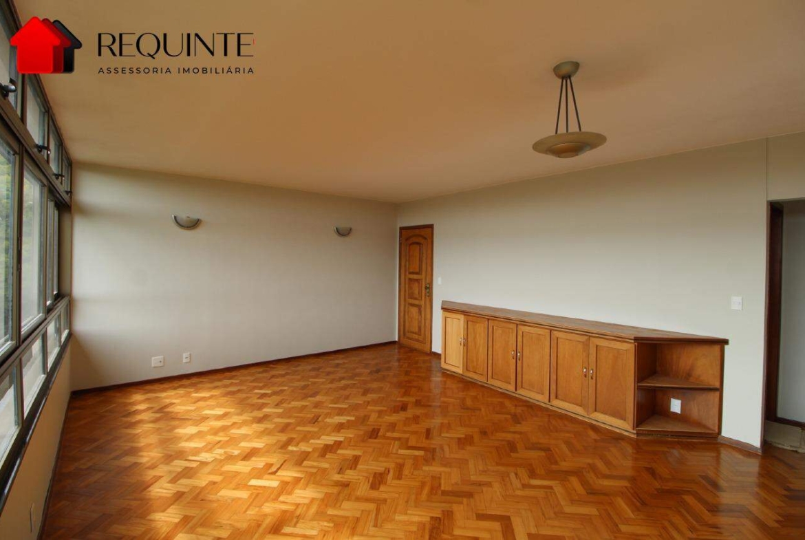 SQS 315 – 2 quartos sendo 1 suíte, garagem e elevador, vazado e vista livre 94m²
