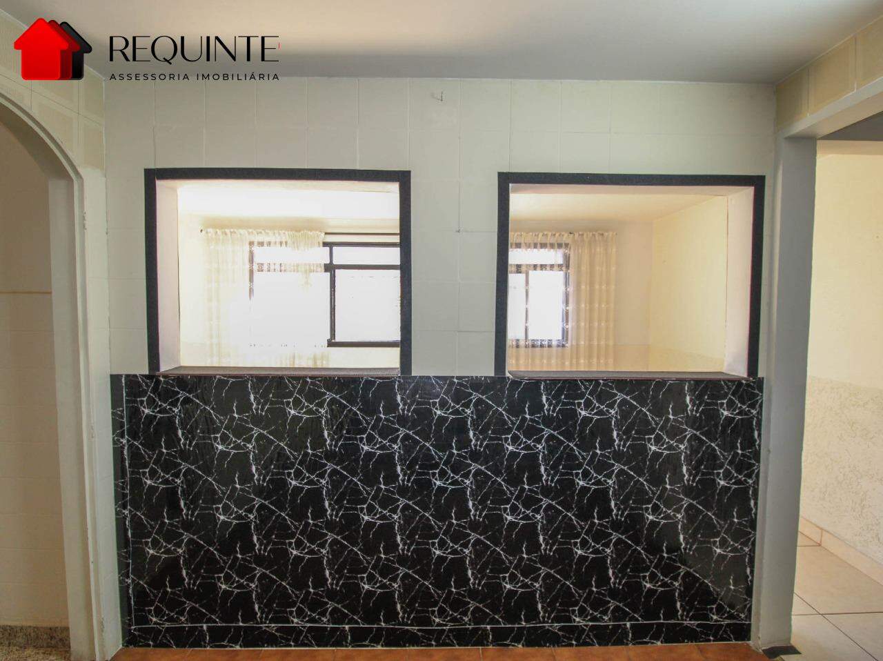 QE 15 Guara II, Casa térrea com 03 quartos + DCE, 120 m², – Ótima localização.