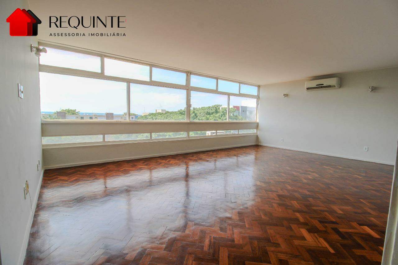 SQS 115 – Vazado com Vista Livre, 03 quartos sendo 01 Suíte, vaga e DCE, 142m²- Asa Sul.