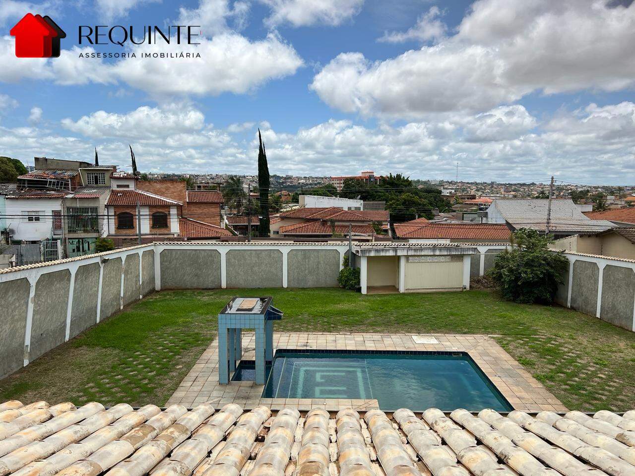 ia80a-1-1792695494 VICENTE PIRES SHVP SOBRADO REGULARIZADO COM HABITE-SE, 7 QUARTOS SENDO 5 SUÍTES