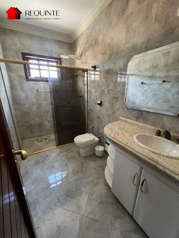l4bxs-13-1792695495 VICENTE PIRES SHVP SOBRADO REGULARIZADO COM HABITE-SE, 7 QUARTOS SENDO 5 SUÍTES