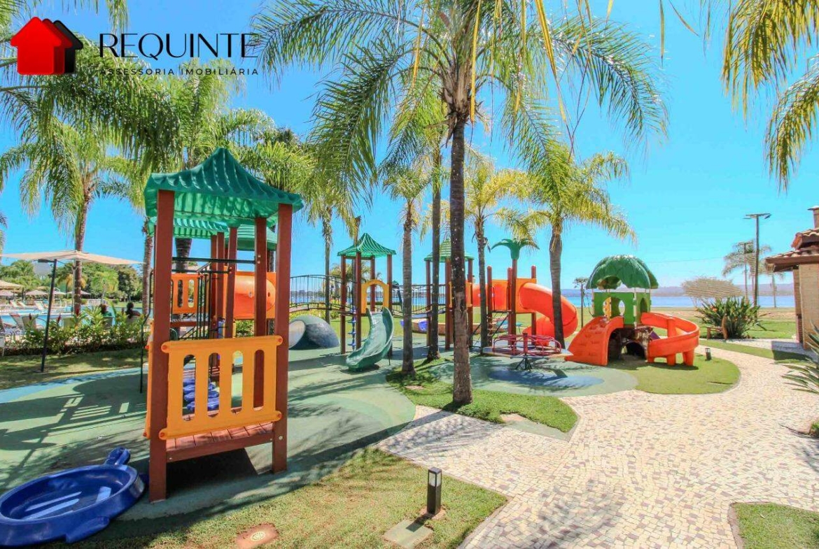 SCEN – Residencial Ilhas do Lago, 2 Quartos sendo 1 Suíte e 2 Vagas, 74m². Beira Lago