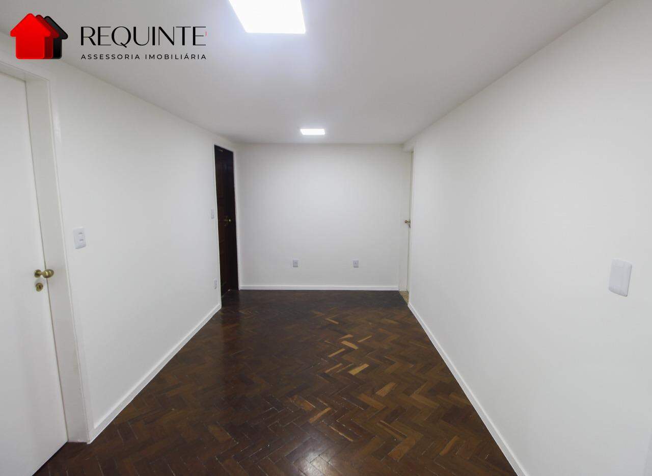 SQN 210 BL. C – 03 quartos, 01 suíte, vazado e 01 garagem, 123m², Asa Norte