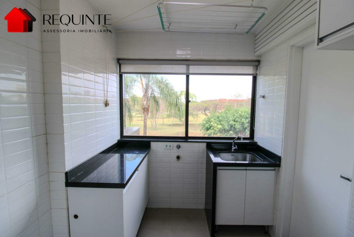 SQSW 304 Bloco C – Ed. Tiffany, 02 Quartos mais DCE e Vaga, Reformado e vista livre – 77m