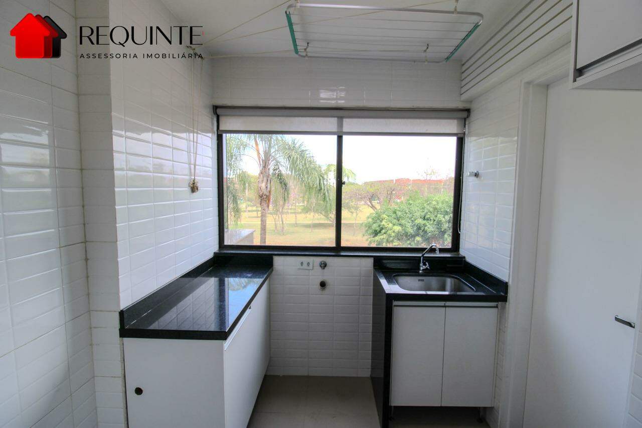 SQSW 304 Bloco C – Ed. Tiffany, 02 Quartos mais DCE e Vaga, Reformado e vista livre – 77m