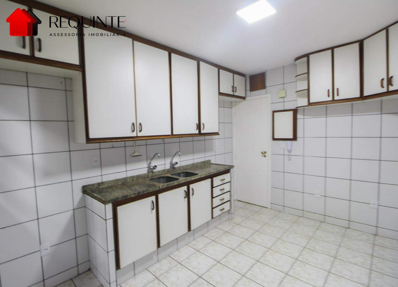 SQN 210 BL. C – 03 quartos, 01 suíte, vazado e 01 garagem, 123m², Asa Norte