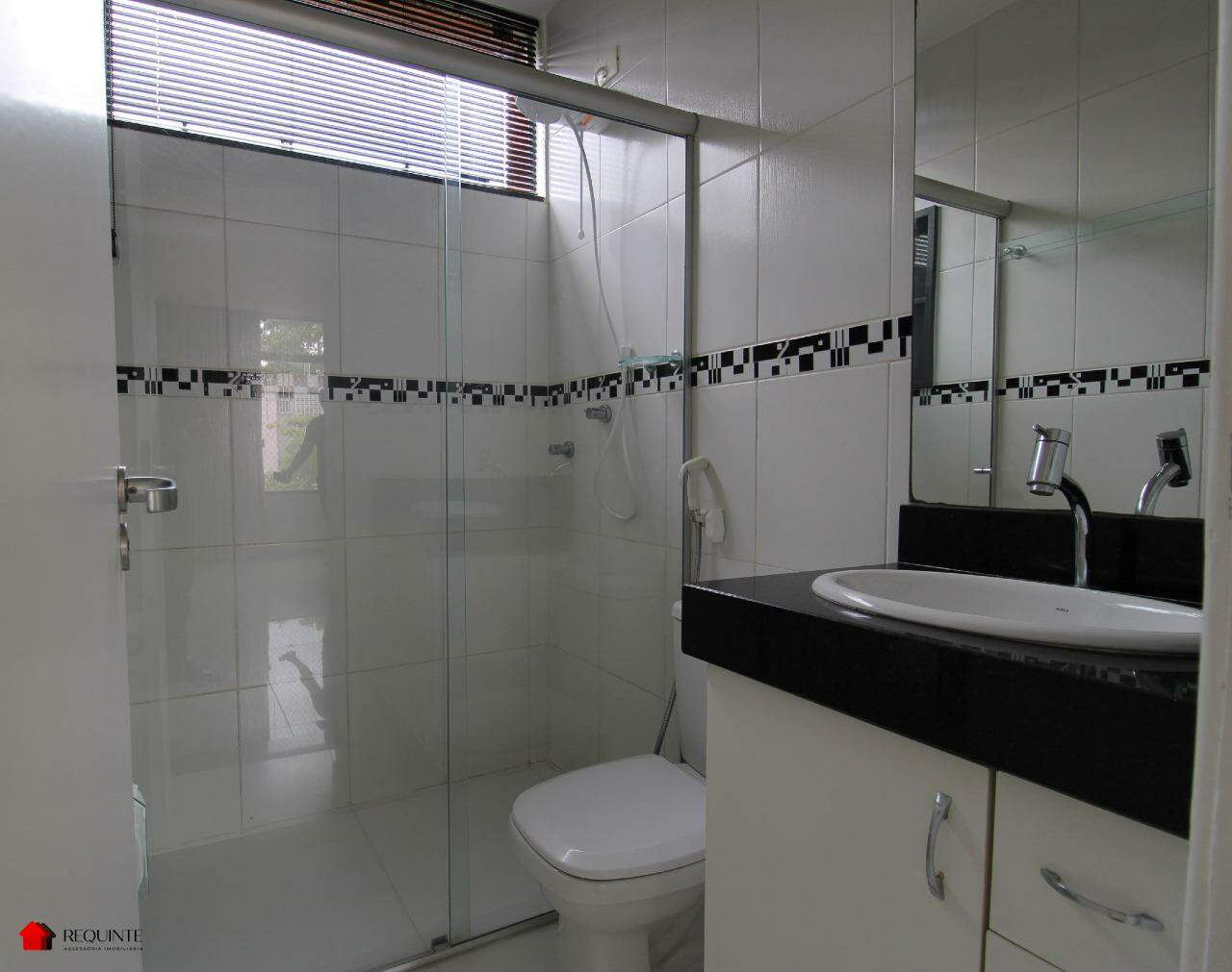 SQS 413 – 02 quartos, 01 banheiros, REFORMADO e Vazado 49,50m²- Asa Sul