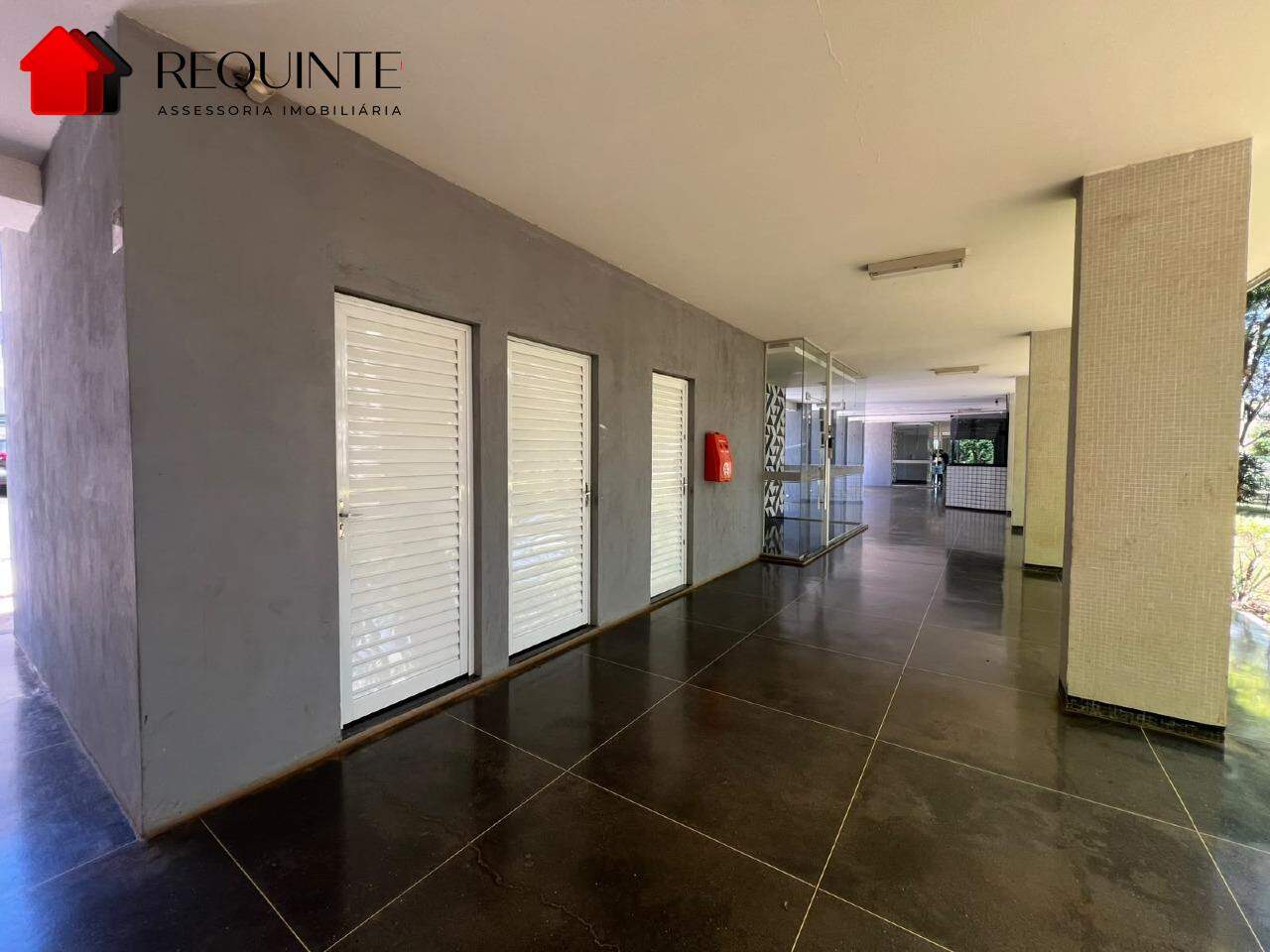 SQS 412, Bloco I – 03 Quartos mais DCE, Vazado, Nascente, vista livre 77m²