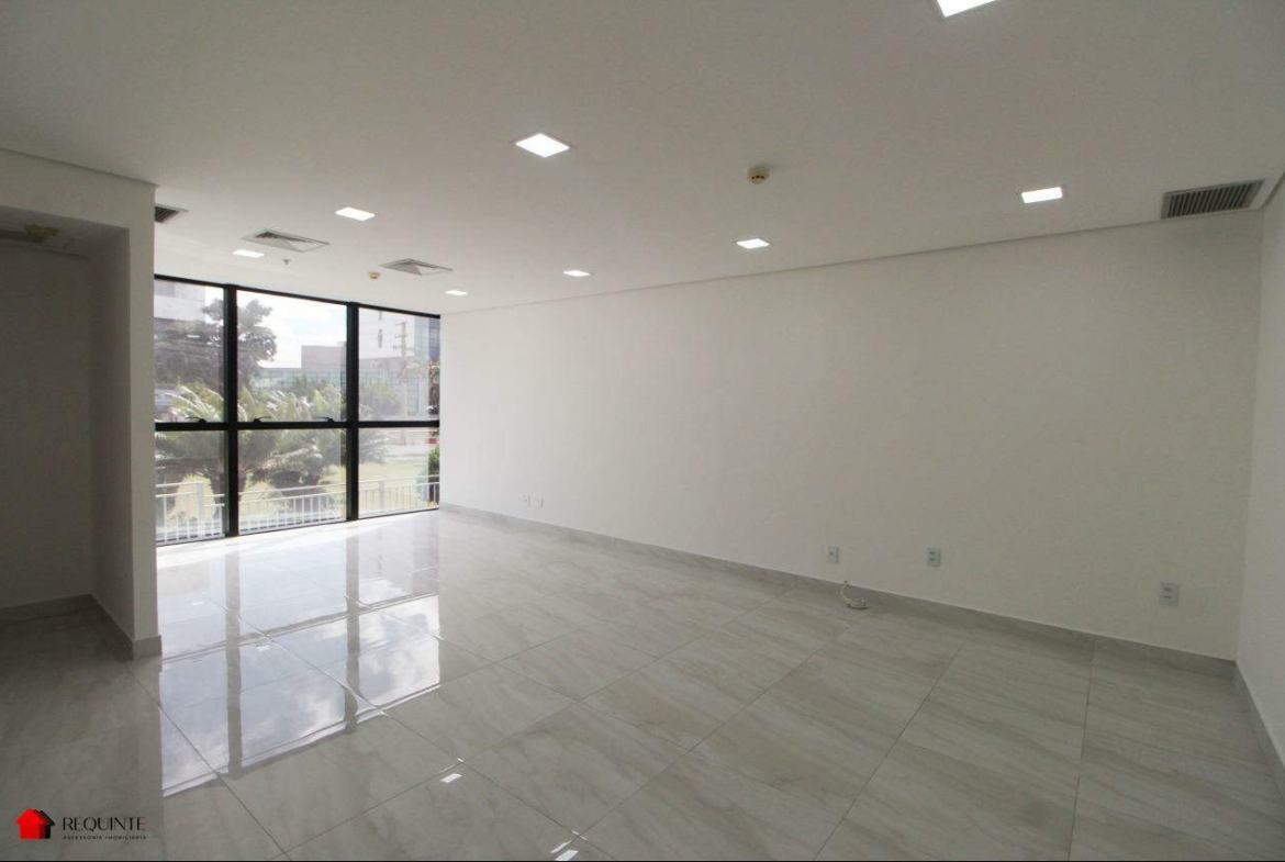 SIG QD. 04, Ed. Barão de Mauá – Sala ampla, vista livre e 01 Garagem – 37m²