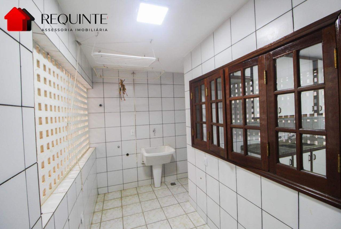 SQN 210 BL. C – 03 quartos, 01 suíte, vazado e 01 garagem, 123m², Asa Norte
