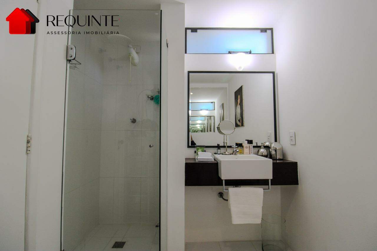 x6c6b-img-5540-1783442620 SQS 213 – Reformado. 03 quartos, 01 Suíte, vaga e DCE, vista livre e 120m²- Asa Sul.