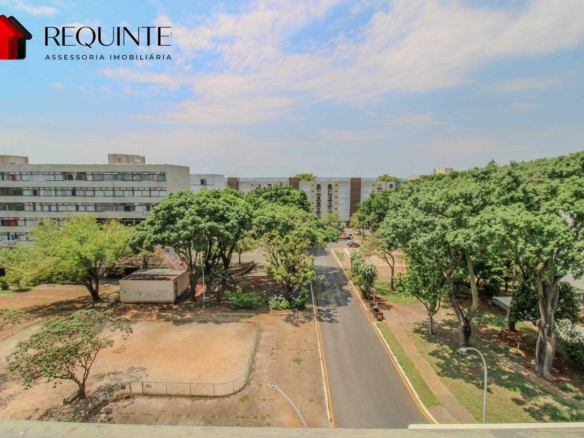 SQS 115 – Vazado com Vista Livre, 03 quartos sendo 01 Suíte, vaga e DCE, 142m²- Asa Sul.