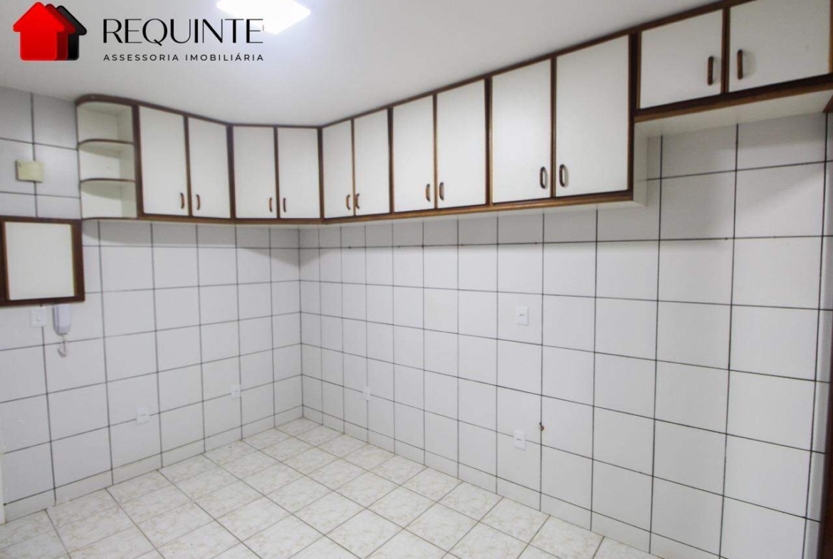 SQN 210 BL. C – 03 quartos, 01 suíte, vazado e 01 garagem, 123m², Asa Norte
