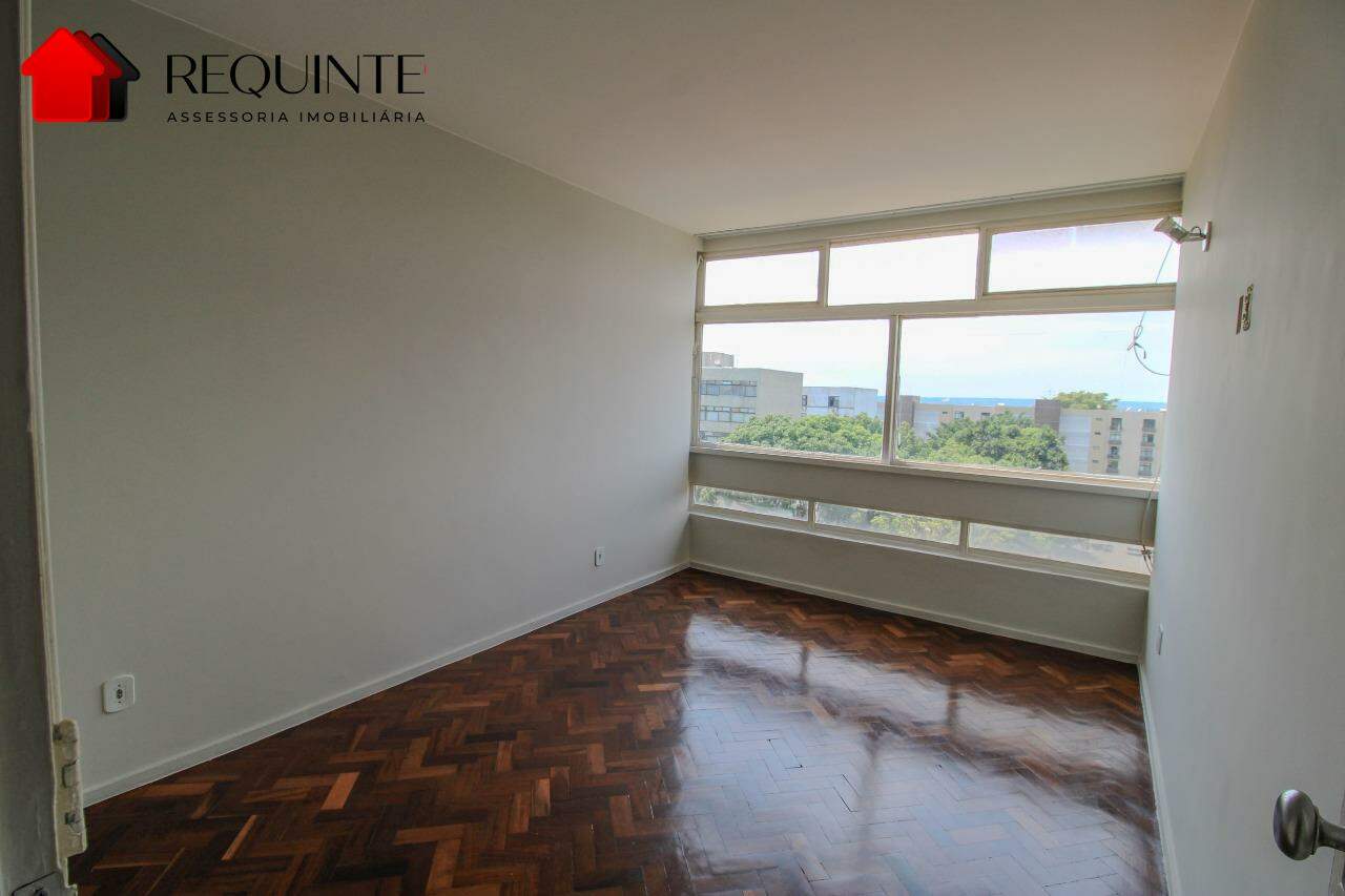 SQS 115 – Vazado com Vista Livre, 03 quartos sendo 01 Suíte, vaga e DCE, 142m²- Asa Sul.