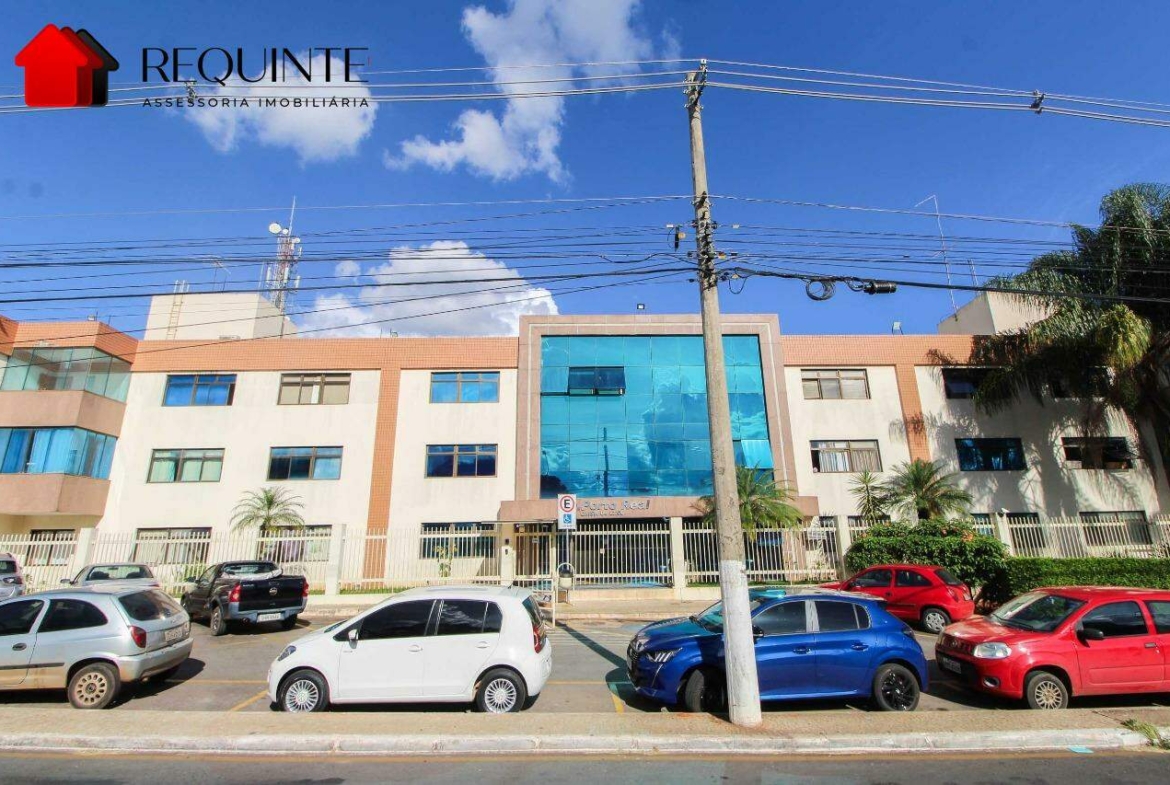 QMSW 04 – Ed. Porto Real, Kitinete mobiliada, 01 quarto, elevador e garagem.